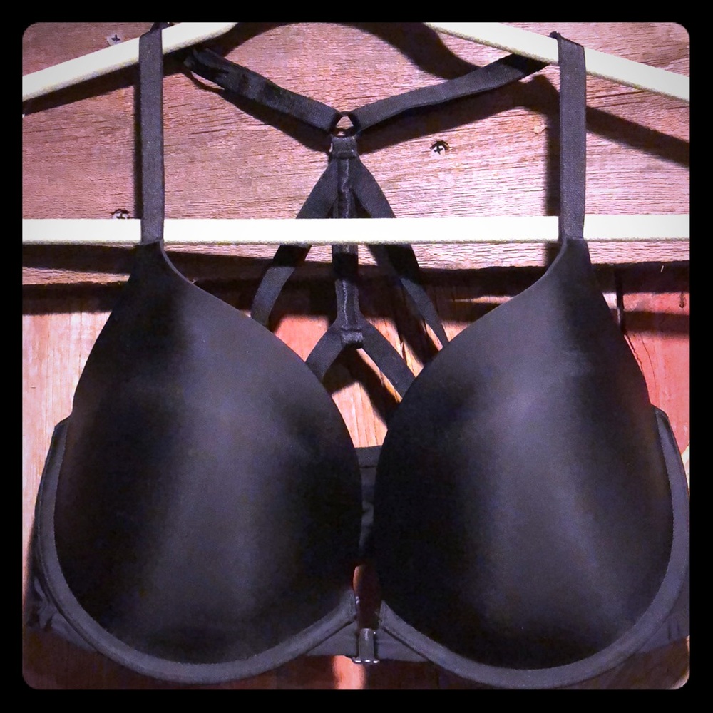 Black Victoria’s Secret bra